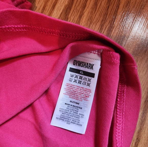 Gymshark Fraction Crop Top - Picture 3 of 3